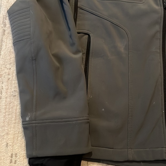 Lululemon men’s jacket - Picture 4 of 4